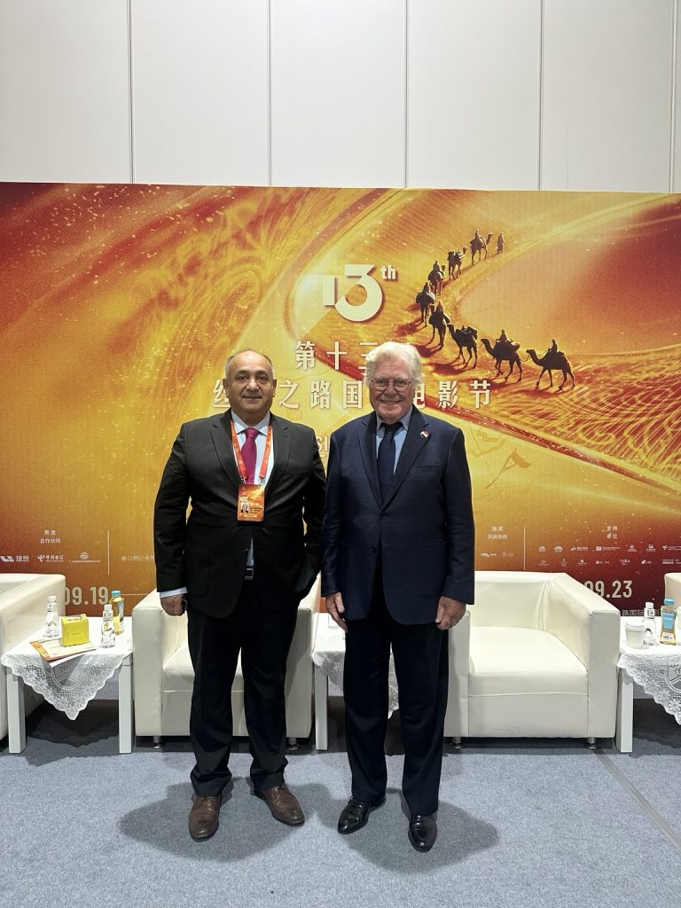 Hussein Fahmy and Mehmet Sait Yardımcı at the 13th Silk Road International Film Festival in Xi’an.